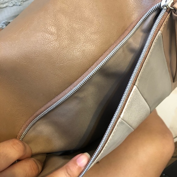 Relic Tan Bag - Picture 6 of 9